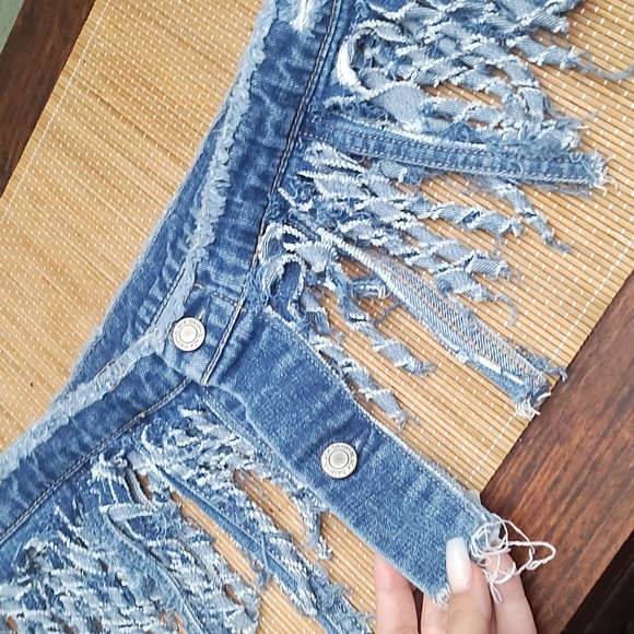Adorable JEAN FRINGE SKIRT - Picture 3 of 4